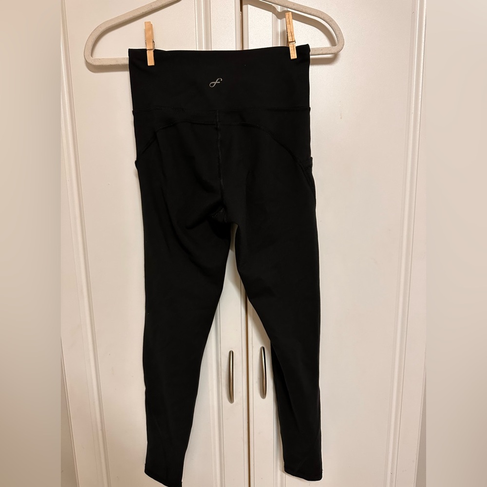 Freely high waste 7/8 leggings with pocket size SMALL